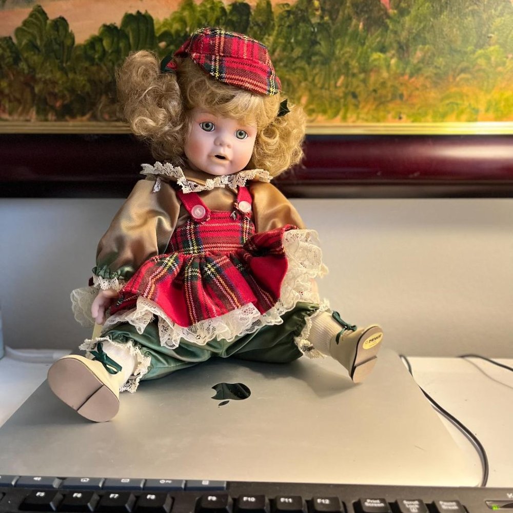 1989 Vintage Rare Seymour Mann Porcelain Doll